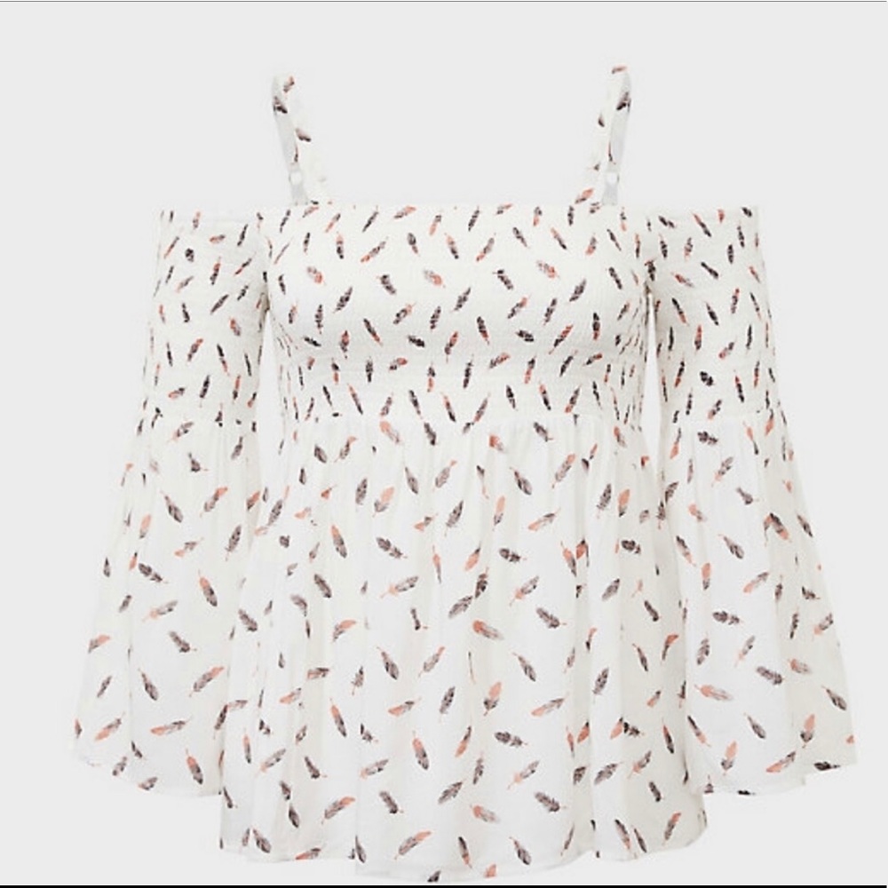 COPY - 🍂🍁TORRID 2X slimming white feather cold shoulder babydoll shirt🍁🍂 Plus